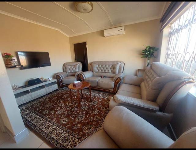 3 BEDROOM HOUSE FOR SALE IN LAUDIUM